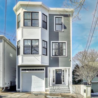 Attached, Exterior, Facade, Rowhouse