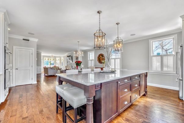 Chandelier, Dining room, Interior, Living room, Pendant Lights, Wood Texture Flooring
