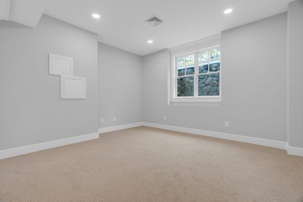 Empty room, Interior, Recessed Lighting