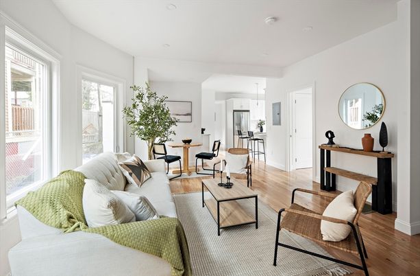 Interior, Living room, Pendant Lights, Recessed Lighting, Wood Texture Flooring