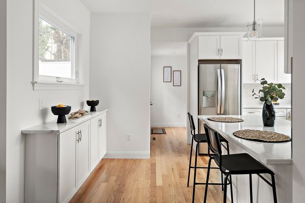 Dining room, Interior, Kitchen, Pendant Lights, Stainless Steel Appliances, Wood Texture Flooring