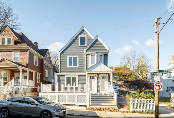 Exterior, Facade, Queen Anne Victorian