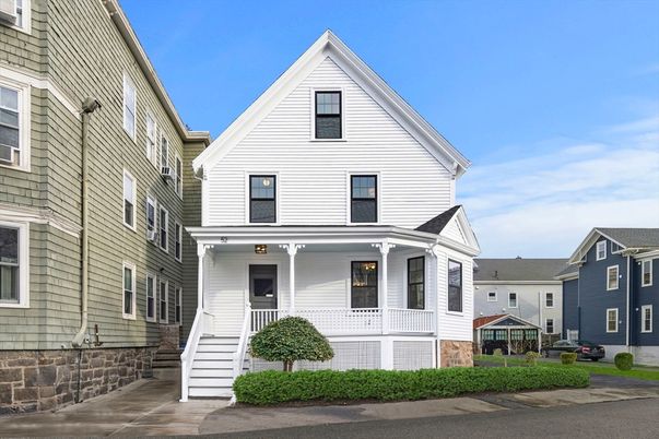 Exterior, Facade, Queen Anne Victorian