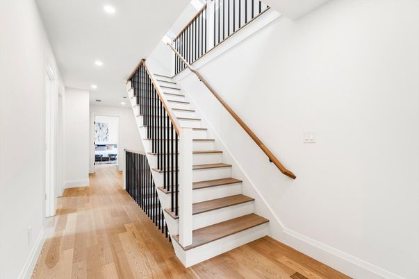 Interior, Recessed Lighting, Wood Texture Flooring