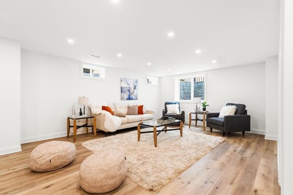 Interior, Living room, Recessed Lighting, Wood Texture Flooring