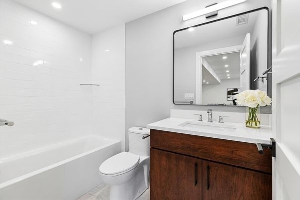 Bathroom, Interior, Recessed Lighting