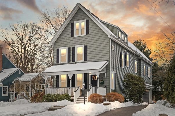 Exterior, Facade, Queen Anne Victorian