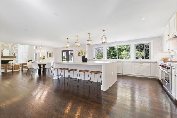 Chandelier, Dining room, Interior, Kitchen, Pendant Lights, Stone Walls, Wood Texture Flooring