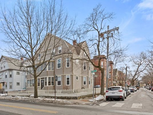 Exterior, Facade, Queen Anne Victorian