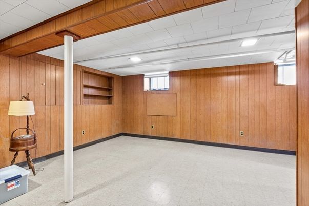 Empty room, Interior, Recessed Lighting, Wooden Walls
