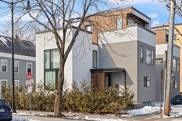 Exterior, Facade, Modern