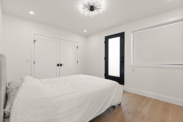 Bedroom, Interior, Pendant Lights, Recessed Lighting, Wood Texture Flooring