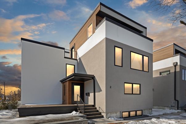 Exterior, Facade, Modern