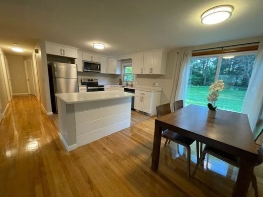 Dining room, Interior, Kitchen, Stainless Steel Appliances, Wood Texture Flooring
