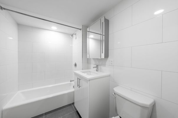 Bathroom, Interior, Recessed Lighting
