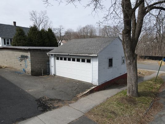 Detached Garage, Exterior