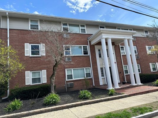 Exterior, Facade, Brick Facade, Rowhouse