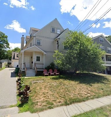 Exterior, Facade, Queen Anne Victorian