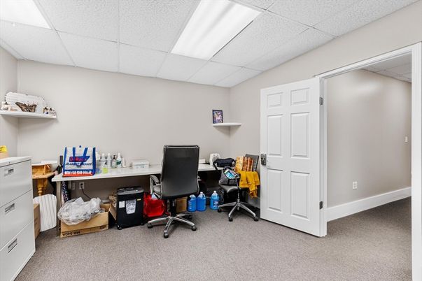 Home Office, Interior