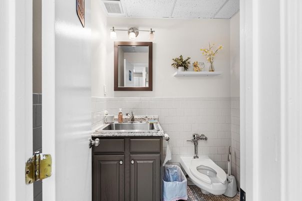 Bathroom, Interior