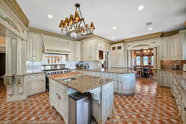 Chandelier, Dining room, Interior, Kitchen, Recessed Lighting, Stainless Steel Appliances
