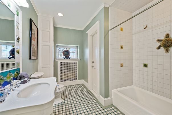 Bathroom, Interior, Recessed Lighting