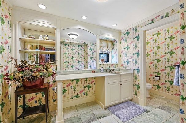 Bathroom, Interior, Recessed Lighting