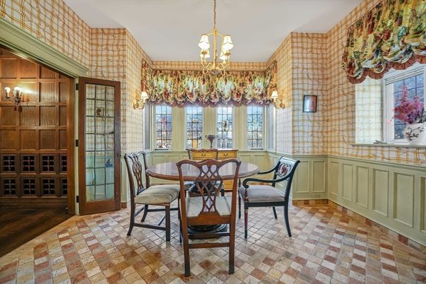 Chandelier, Dining room, Interior