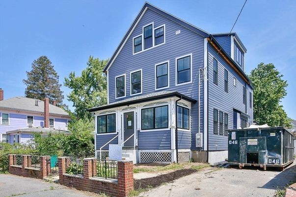 Exterior, Facade, Queen Anne Victorian