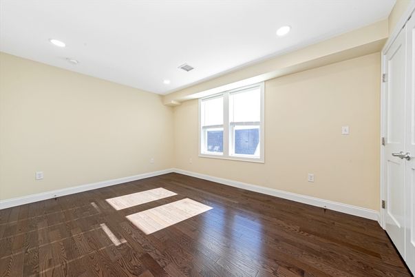 Empty room, Interior, Recessed Lighting, Wood Texture Flooring
