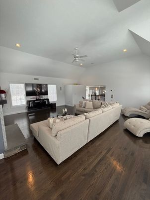 Dining room, Interior, Living room, Recessed Lighting, Wood Texture Flooring