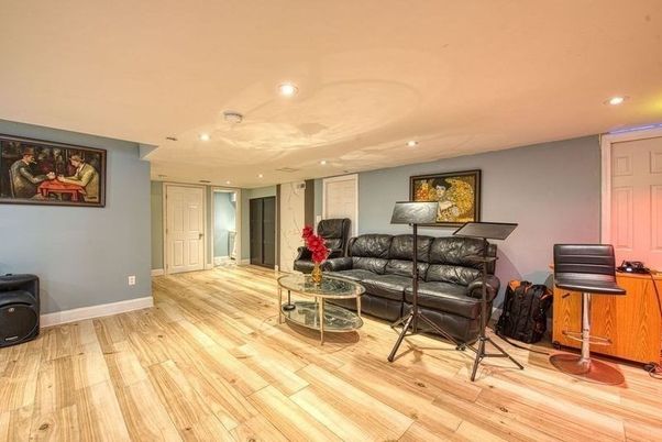 Interior, Living room, Recessed Lighting, Wood Texture Flooring
