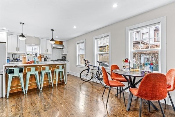Dining room, Interior, Kitchen, Pendant Lights, Recessed Lighting, Wood Texture Flooring