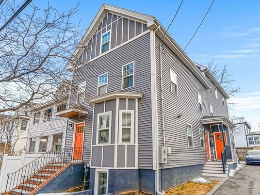 Exterior, Facade, Queen Anne Victorian