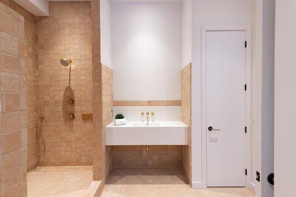 Bathroom, Interior, Stone Walls