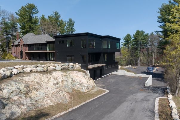 Exterior, Facade, Modern