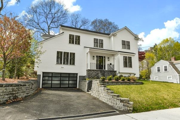 Attached, Exterior, Facade, Farmhouse