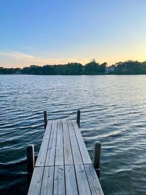 Exterior, Lake