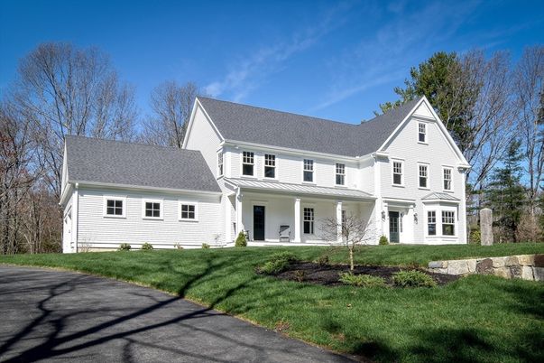 Exterior, Facade, Farmhouse