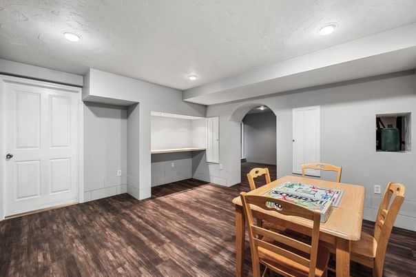 Dining room, Interior, Recessed Lighting, Wood Texture Flooring