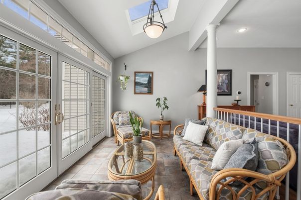 Interior, Living room, Pendant Lights, Recessed Lighting