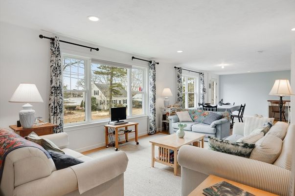 Dining room, Interior, Living room, Recessed Lighting