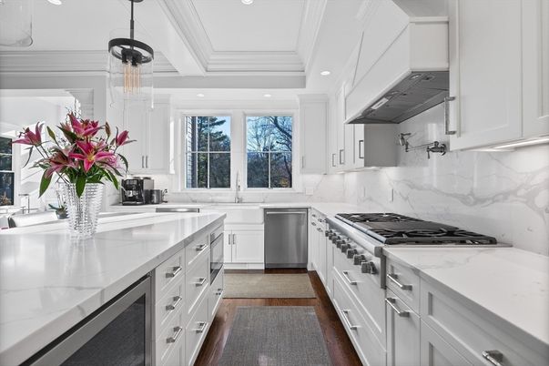 Chandelier, Dining room, Interior, Pendant Lights, Recessed Lighting, Wood Texture Flooring
