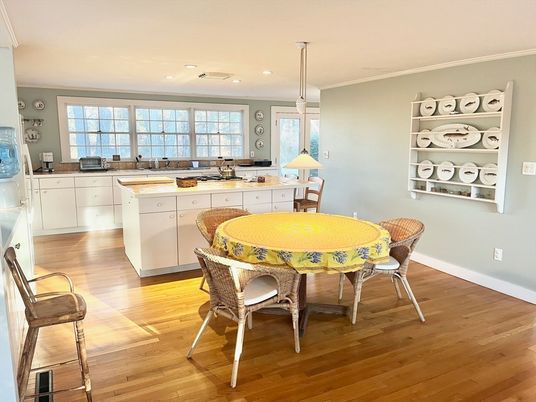 Dining room, Interior, Kitchen, Pendant Lights, Recessed Lighting, Wood Texture Flooring