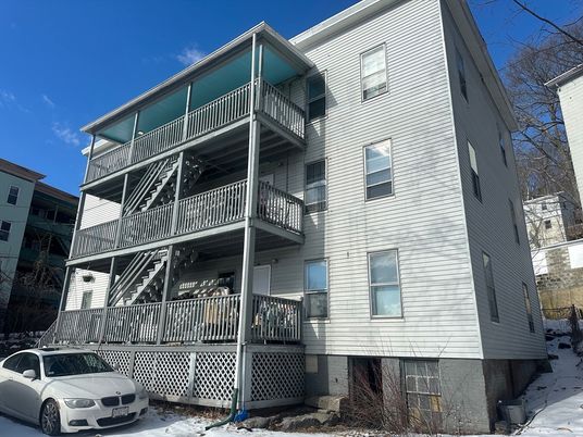 Exterior, Facade, Rowhouse
