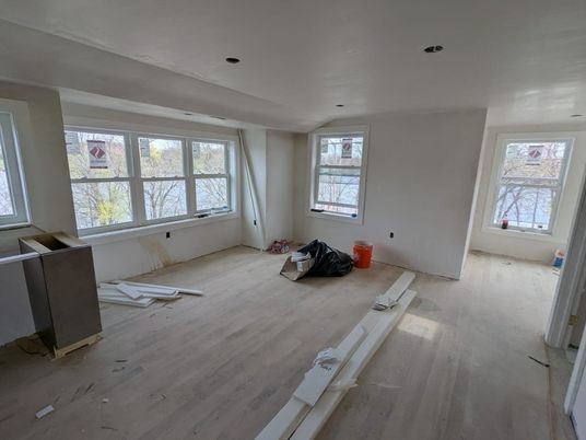 Fitness Equipment, Interior, Recessed Lighting, Wood Texture Flooring