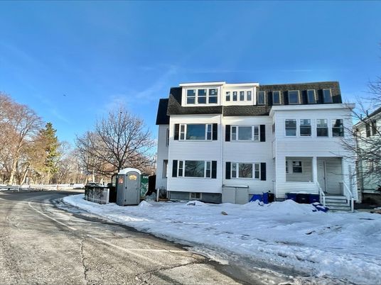 Exterior, Facade, Rowhouse