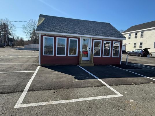 Exterior, Facade, Cape Cod