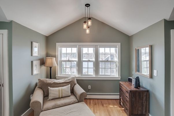 Interior, Pendant Lights, Wood Texture Flooring