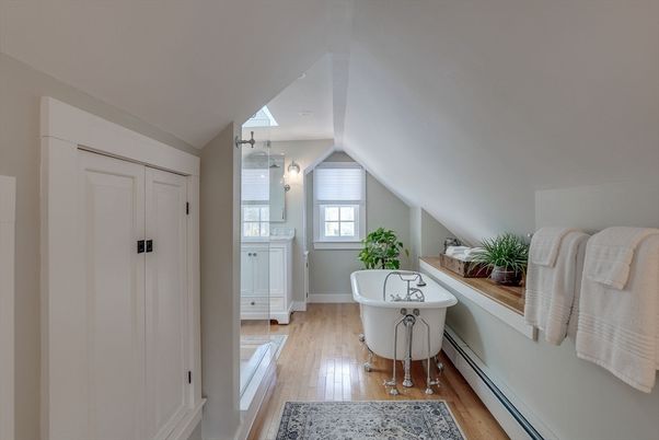 Bathroom, Free Standing Baths, Interior, Pendant Lights, Wood Texture Flooring